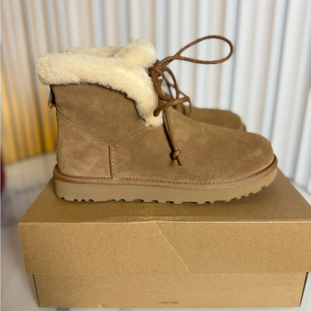 UGG Classic Mini Posy‎ Boots, Chestnut, Size 9